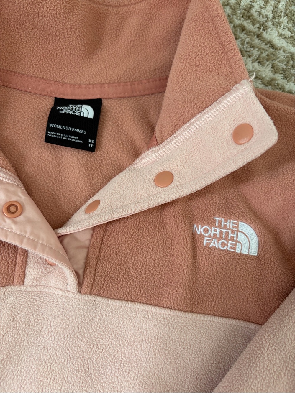 The North Face Two-Tone Pink Snap Pullover Fleece - Picture 2 of 2